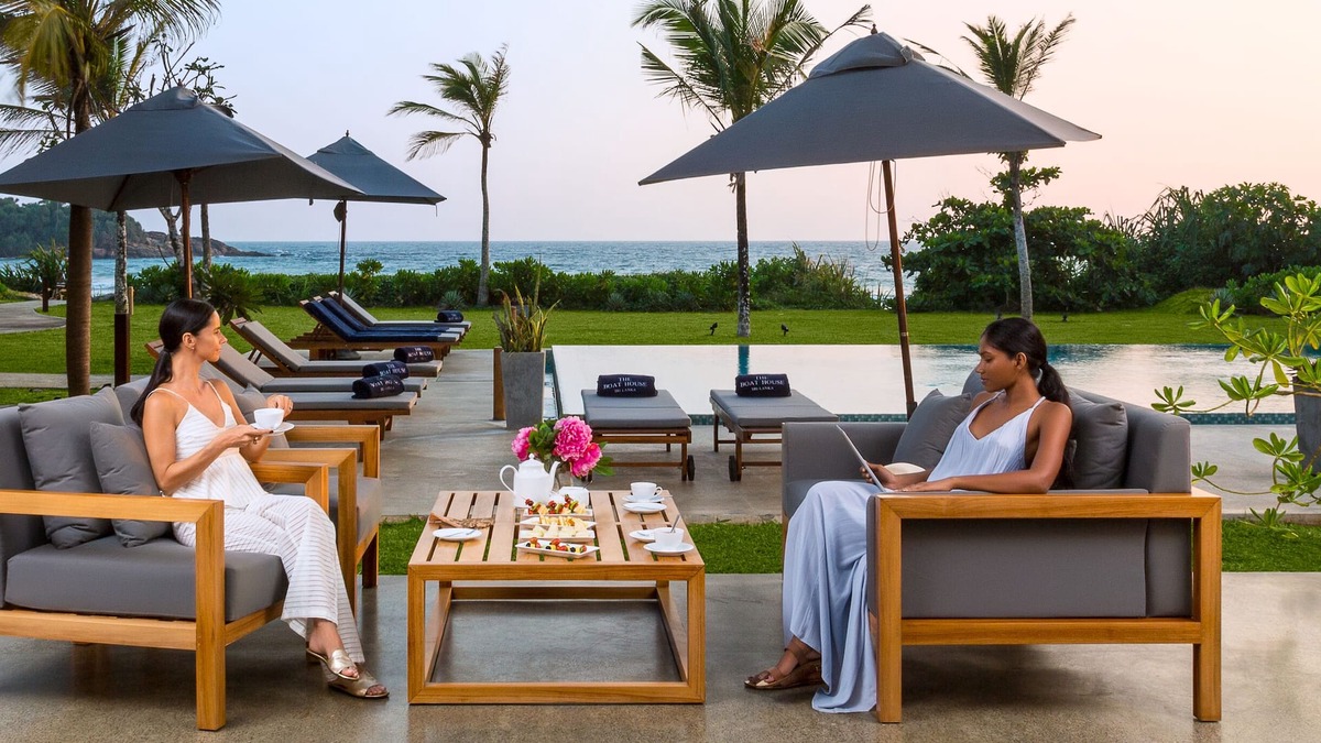 Dickwella Villa | exclusive use of luxury fully staffed beach front 4 bed villa with private pool