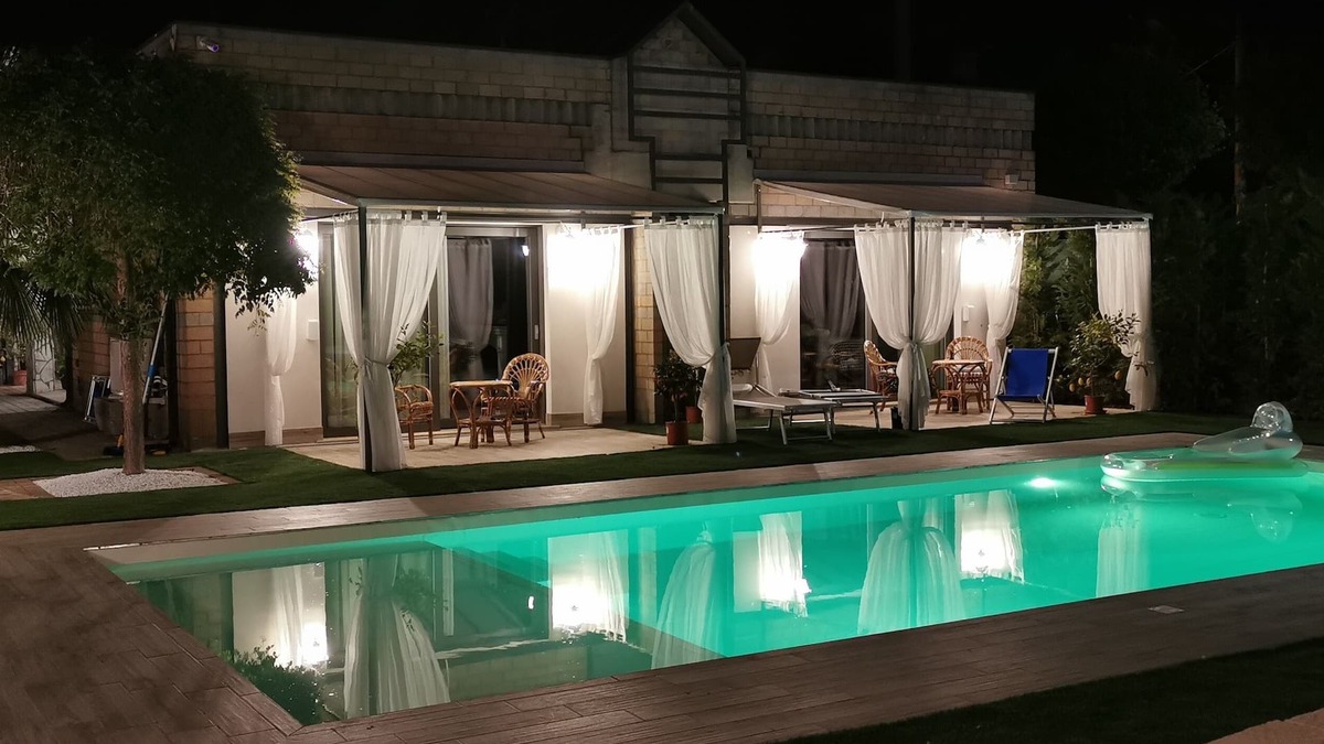 Castelbaldo Villa | Exclusive Villa with Private Pool Sleeps 12 - 6 Rooms