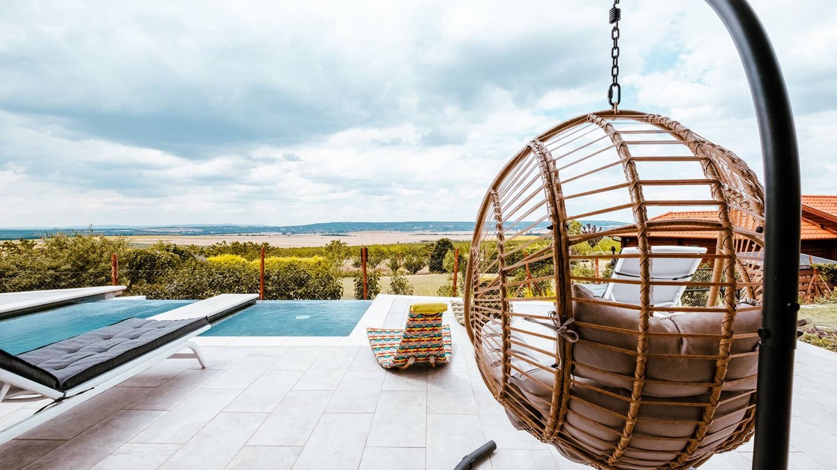 Budajeno Ski Chalet | Exclusive village guest house close to Budapest with awesome pool.
