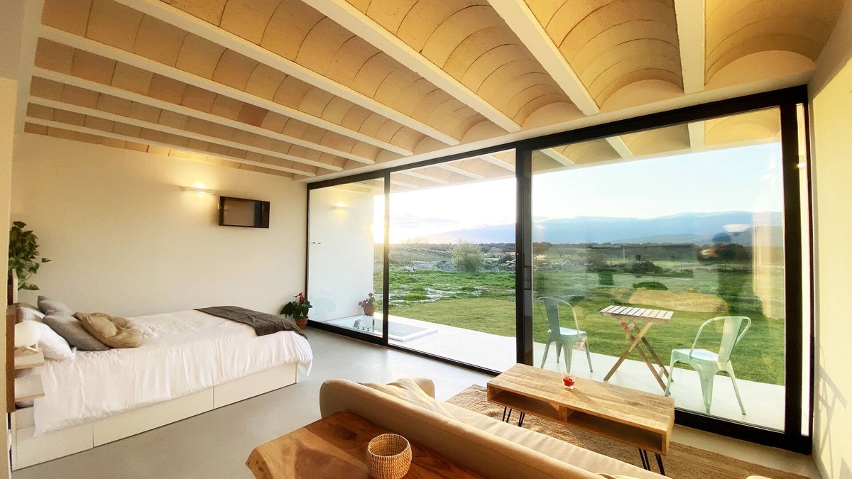 Arenas de San Pedro Villa | Exclusive villas with outdoor jacuzzi, private pool and mountain views