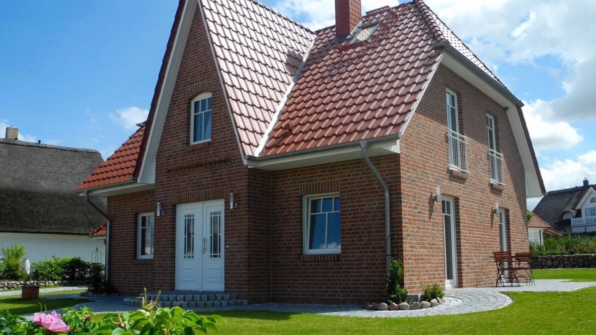 Rosenhagen House | Exclusive Wildrose vacation home with Baltic Sea view, large garden area and sauna