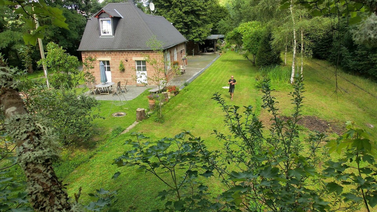 Rascheid House | Exclusively renovated historical BAHNHOFSBAUDE with terrace, garden etc.