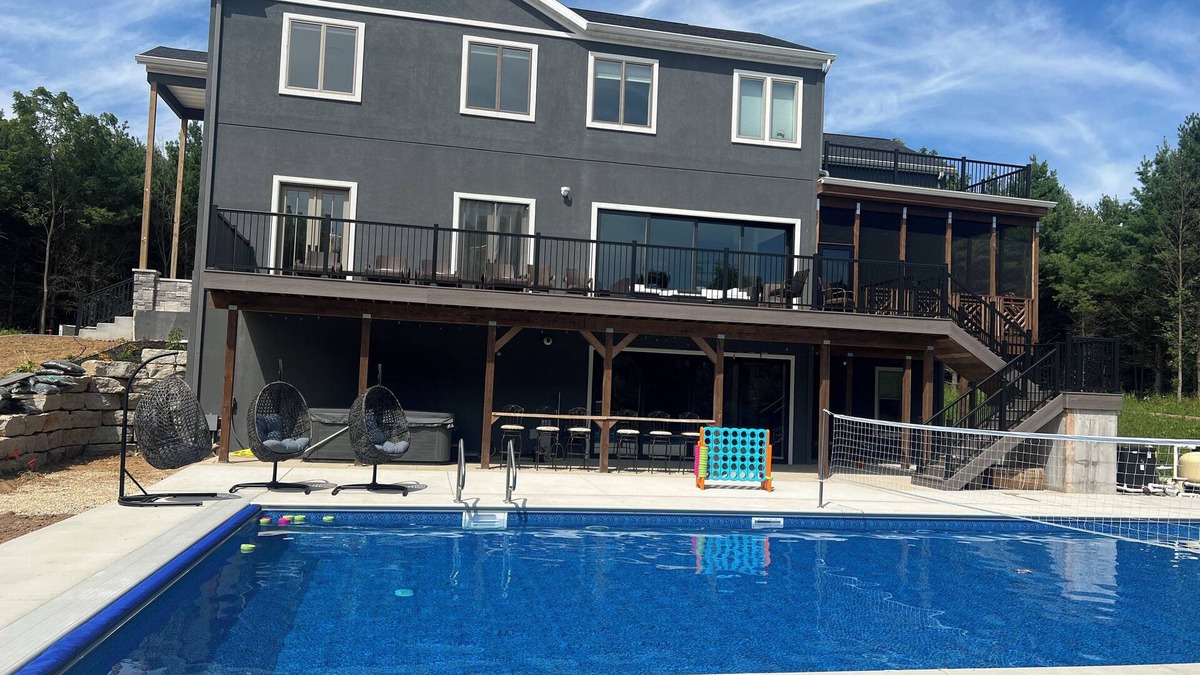 Portage House | Exec Retreat 6 King/1 Queen/2.5 Bath. Huge Pool; 13 acres