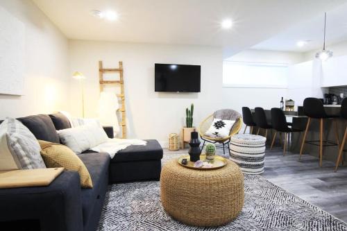 Edmonton Apartment | Executive Bsmt Suite, King Bed, 5 min to DT & Whyte Ave, Sleeps 6!