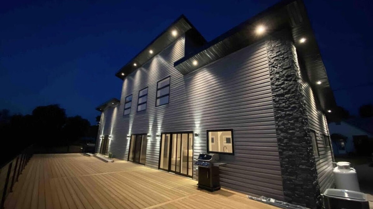 Rossmore House | Executive Prince Edward County Waterfront Chalet - New Build