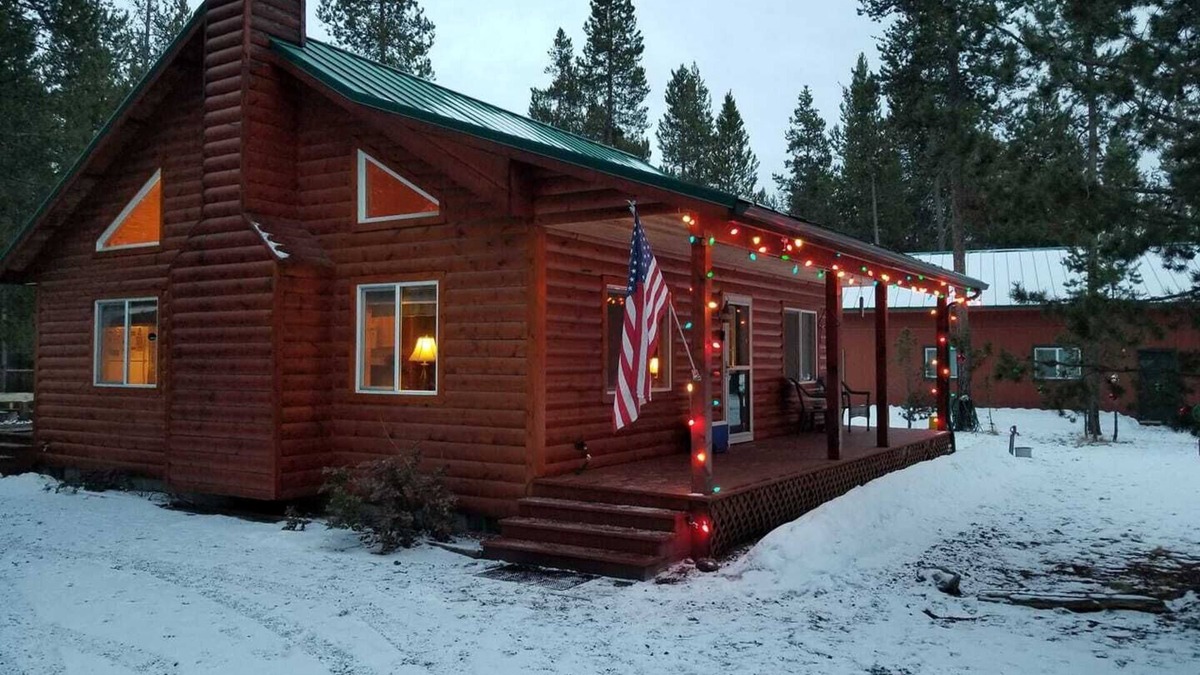 La Pine Cabin | Executive cabin in the woods!