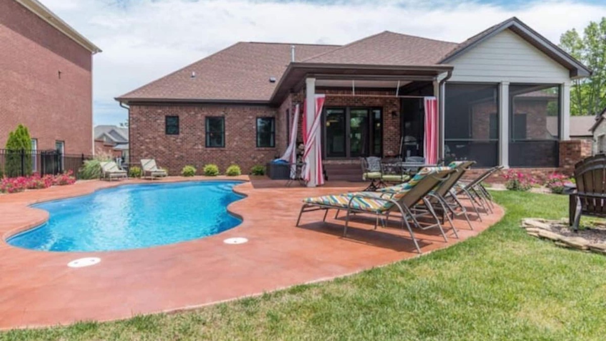 Buechel House | Executive East End Derby Home with Heated Pool