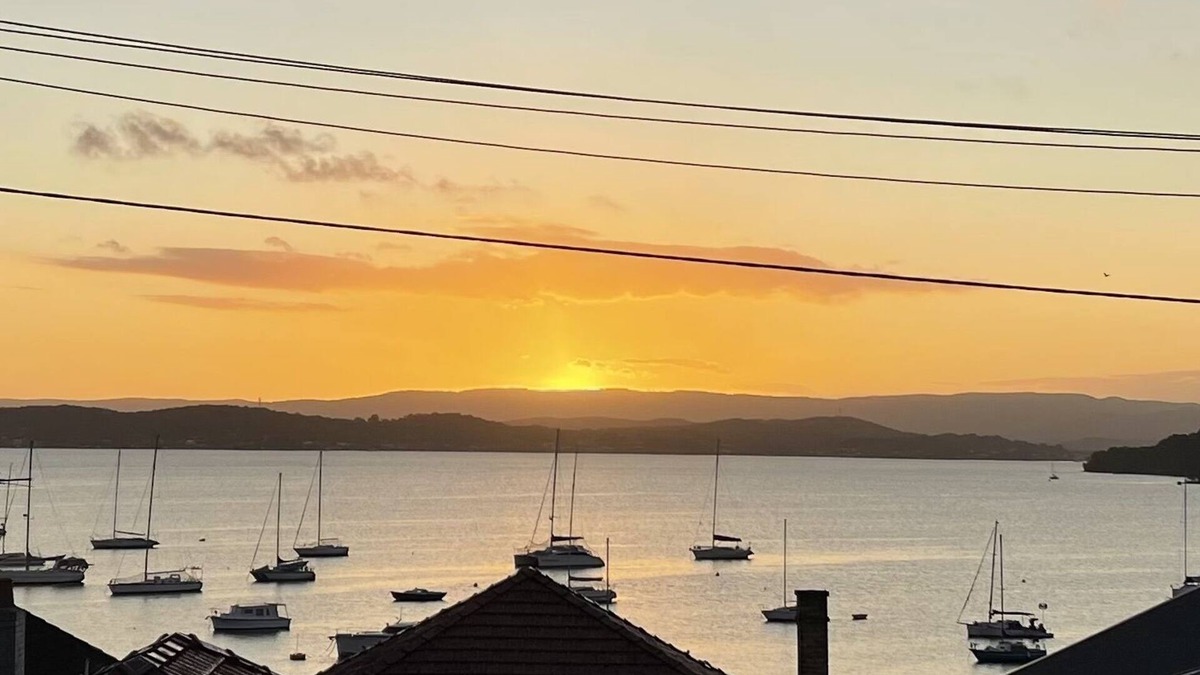 Lake Macquarie City Council House | Executive family house w/5BR