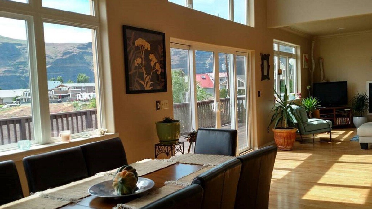 Sunland Estates House | Executive home in the incredible Columbia Gorge Basin on the Columbia River