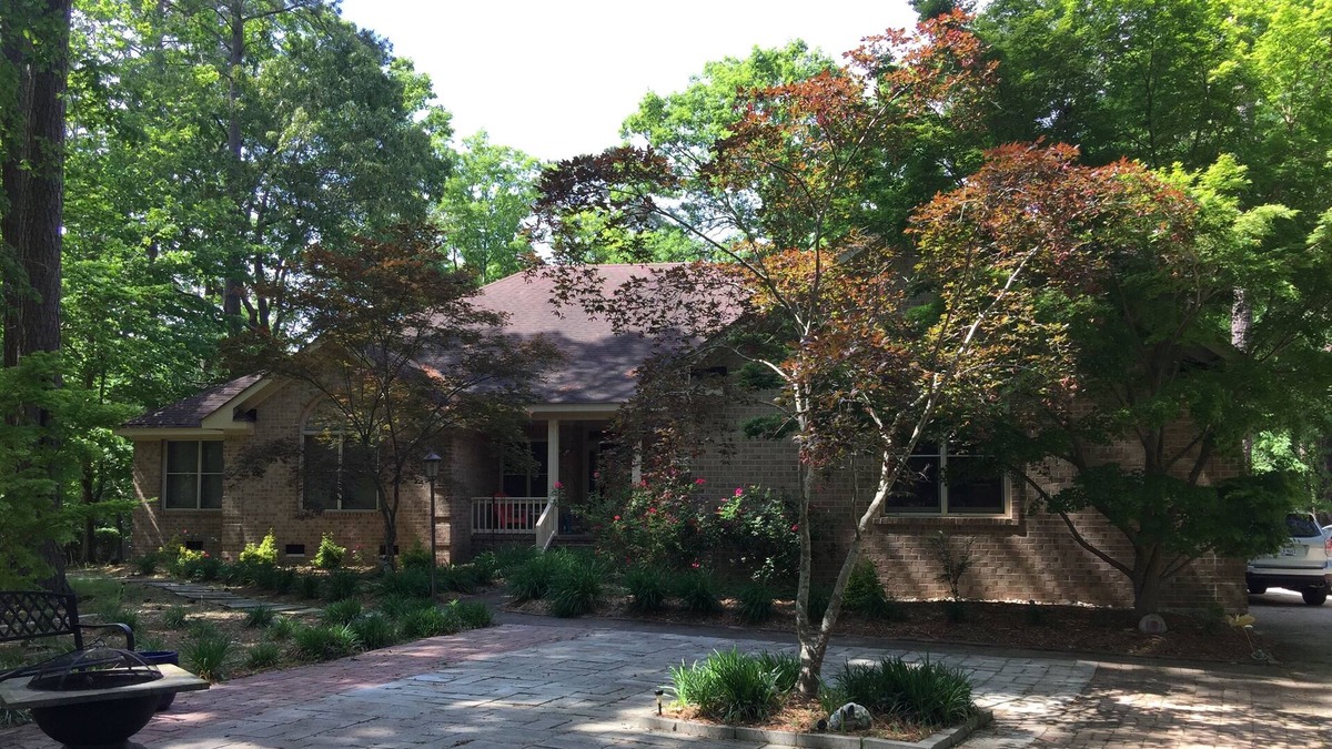 Northeast Virginia Beach Condo | Executive home on the lake!