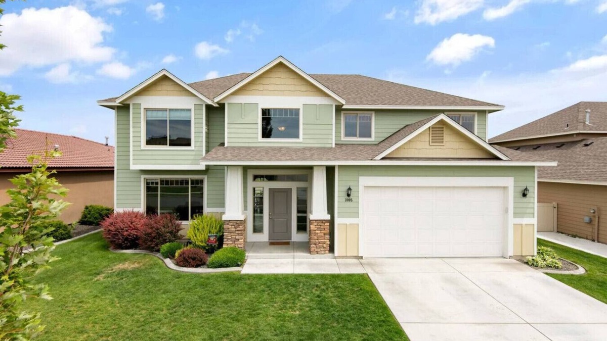 Tri-Cities House | Executive Home, Private Yard & Garage 5/3 - #3005