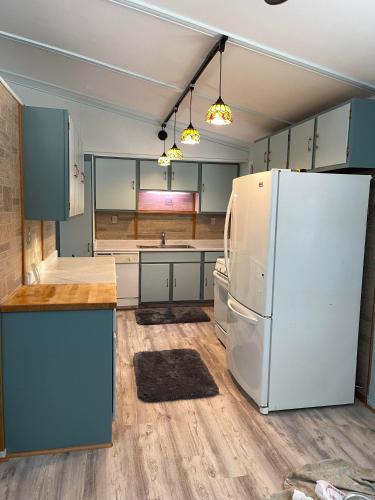 Lake Ann House | Executive Housing Central To All Area Attractions! Grandma's 2