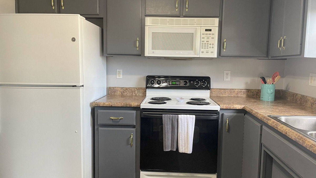 Highview House | Executive Housing for Work/Business, Families in Transition