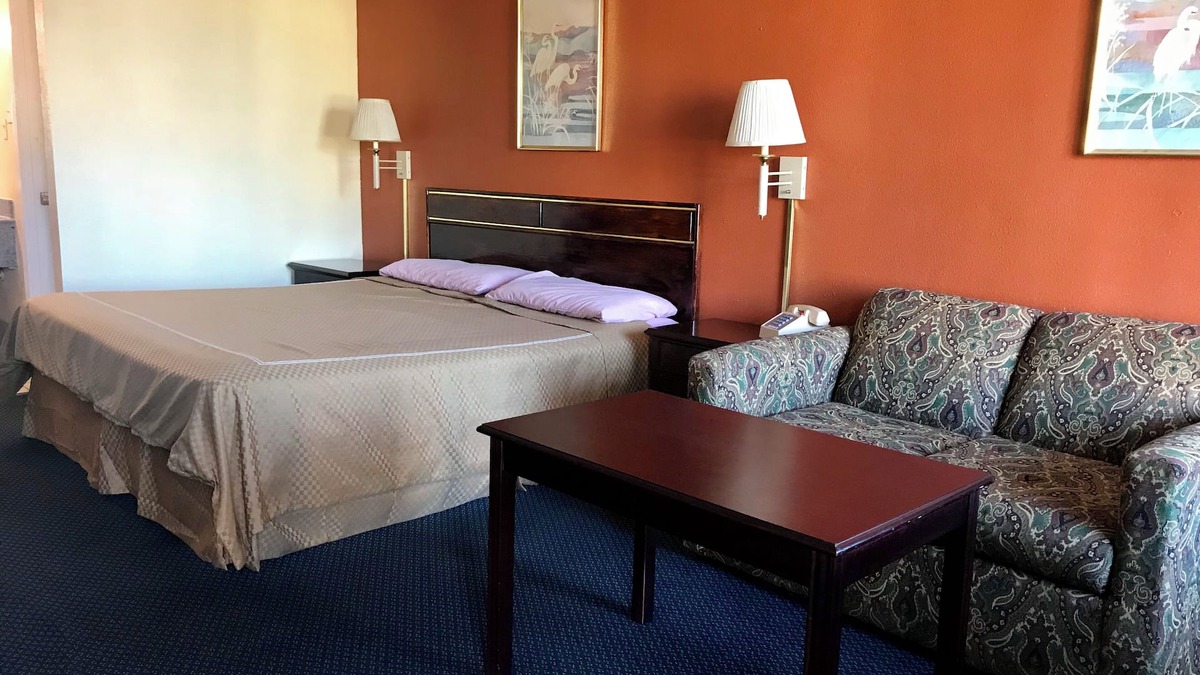 Texarkana Hotel | Executive Inn , 1 or 2-bed Local hotel in Texarkana with Daily ,Weekly rates.