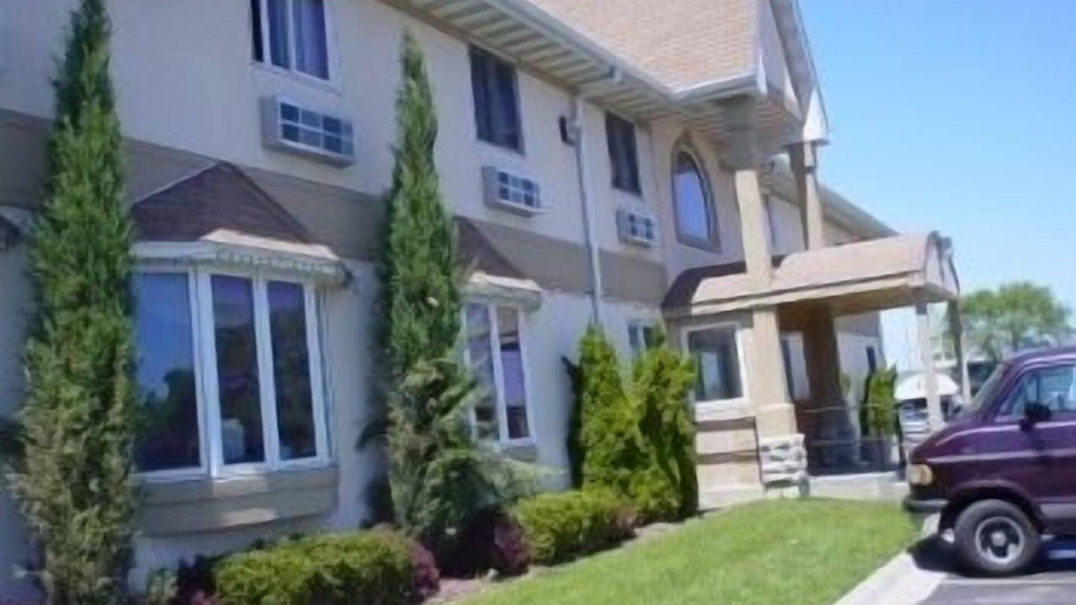 Waukegan Hotel | Executive Inn and Suites