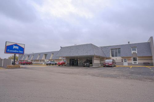 Owatonna Hotel | Executive Inn By Belvilla Owatonna Hwy 35