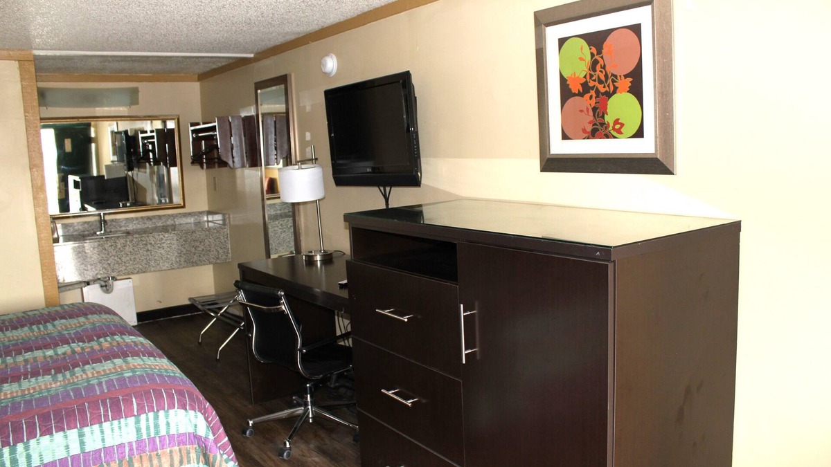 Nashville Hotel | Executive Inn & Suites