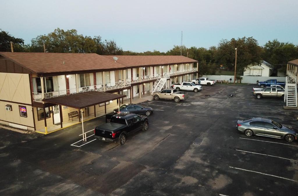 San Saba Hotel | Executive Inn