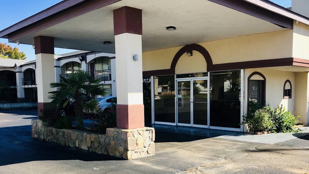 Texarkana Hotel | Executive Inn
