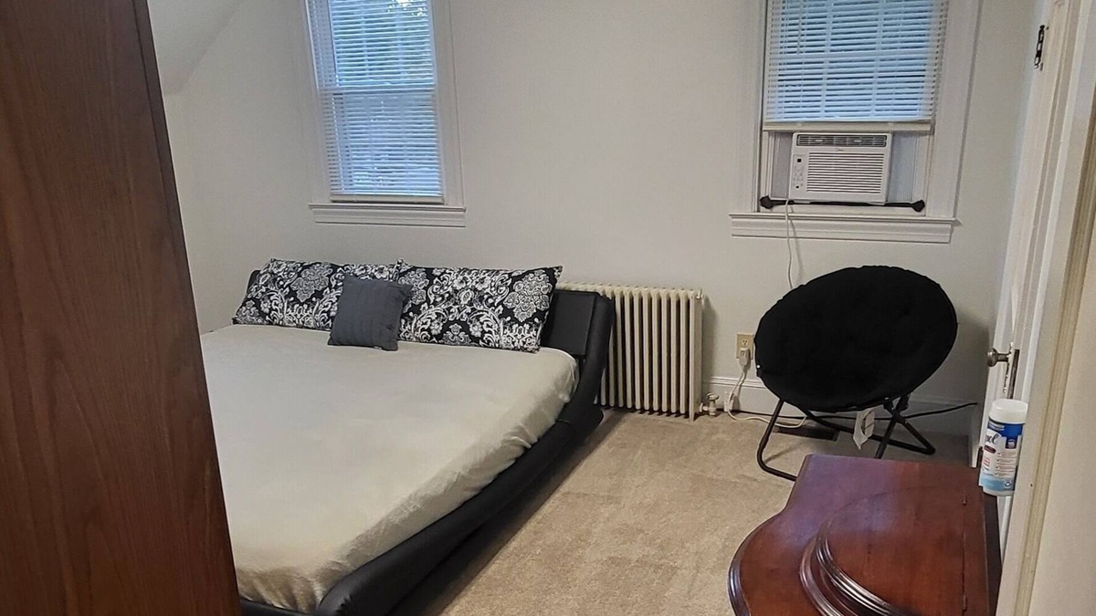 Glen Burnie Bed & Breakfast | Executive King Suite/ Entire House