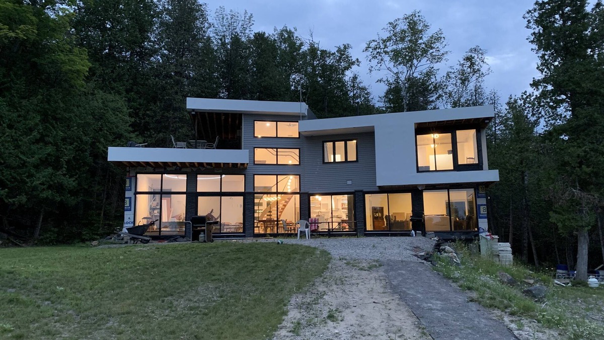 La Peche Villa | Executive Lakeside Villa