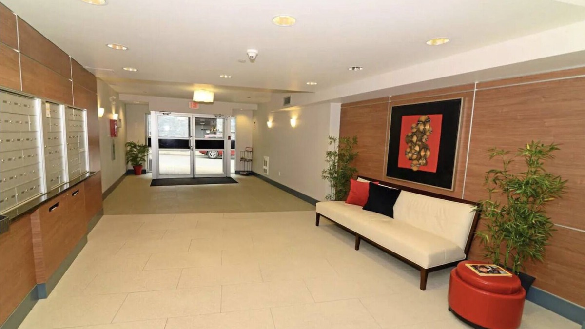 Regional District of Nanaimo Condo | Executive Luxurious Condo in Downtown Nanaimo