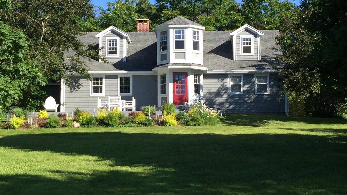 Mahone Bay House | Executive Ocean Front Estate with 2 Acres Overlooking Waters of Mahone Bay