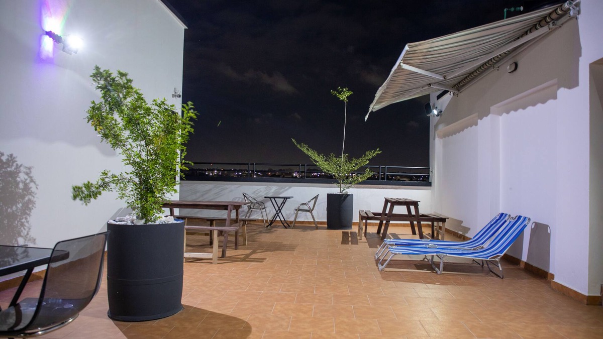 Accra Apartment | Executive One Bedroom Furnished Apartment - 25 mins drive from the Airport