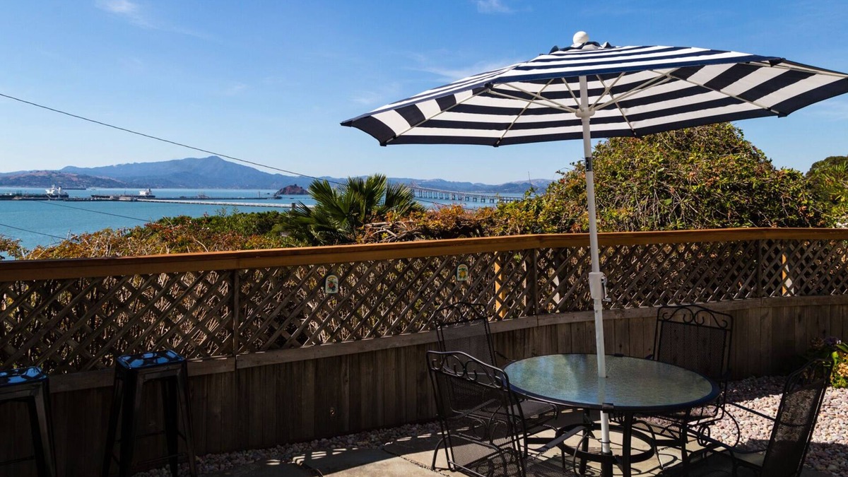 Point Richmond Apartment | Executive Pied-a-Terre in Point Richmond