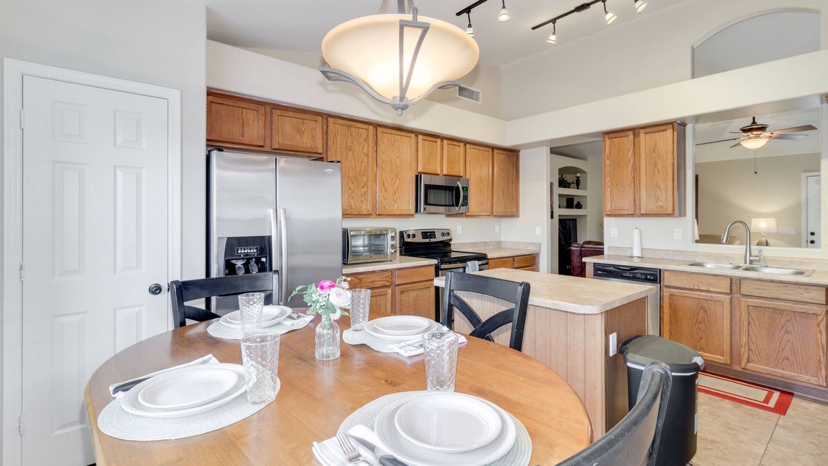 Gilbert House | Executive Pool Home in Gilbert! 30 Night Min