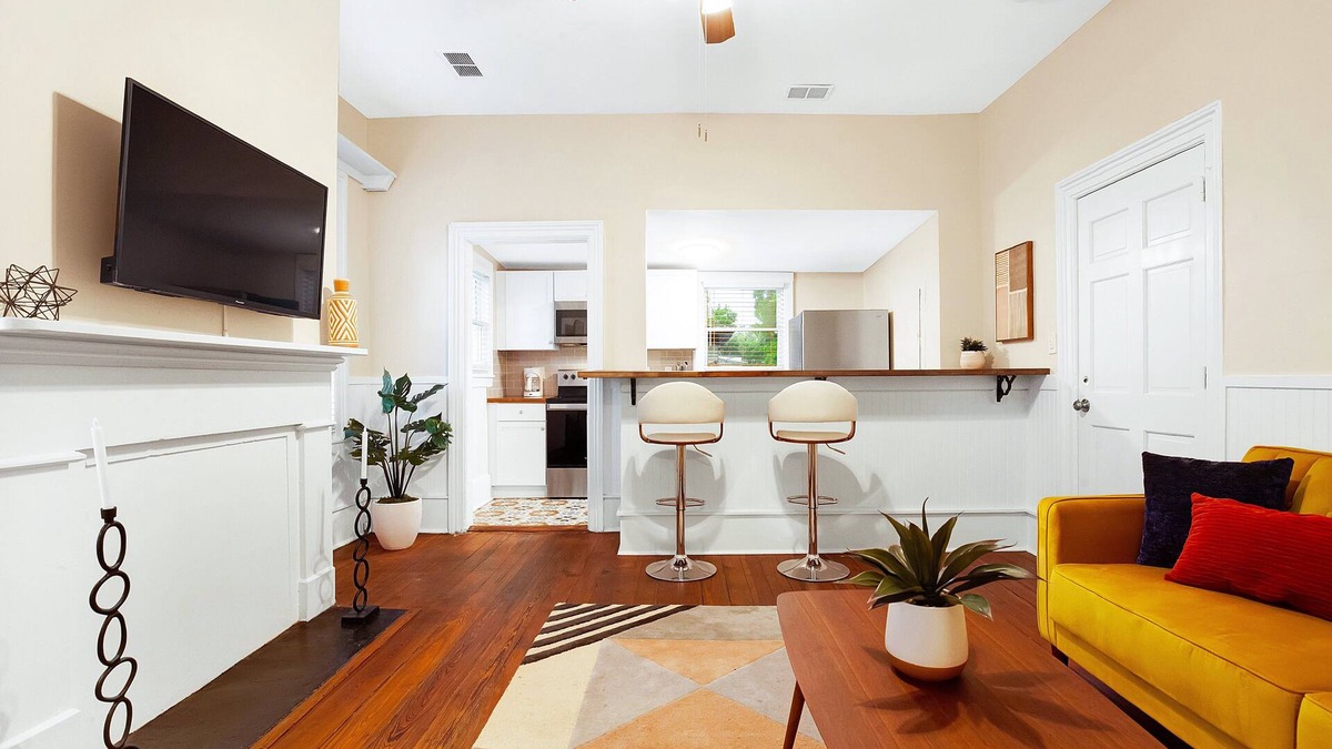 Savannah Victorian District Condo | Executive Rental by the Park | Heated Pool Access
