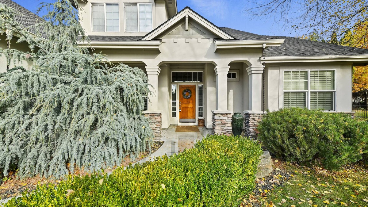 Eagle House | Executive residence in Eagle, Idaho! Perfect for family gatherings!