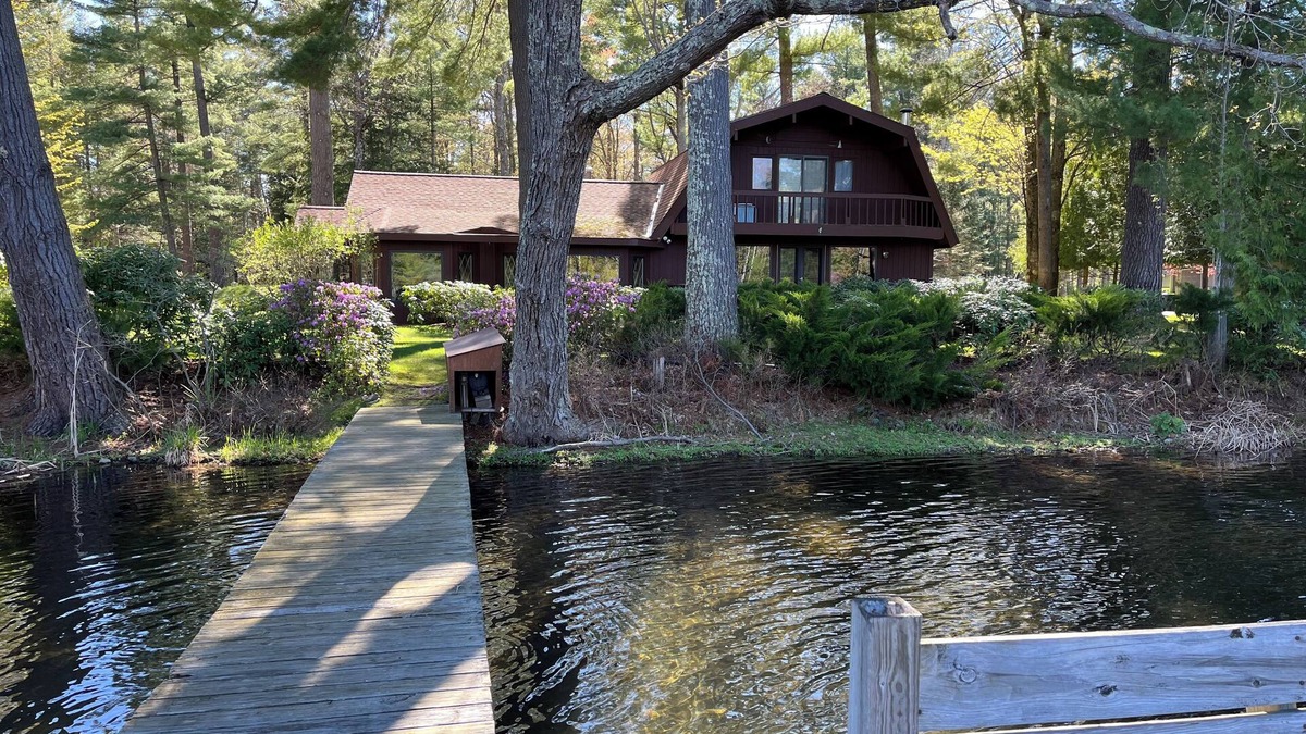 Rapid City House | Executive Retreat on Torch River