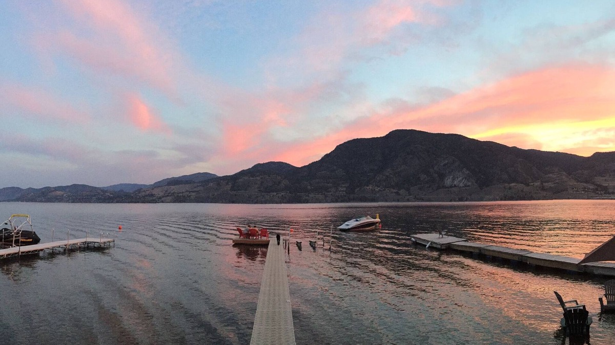 Okanagan-Similkameen House | Executive Skaha Lake Waterfront Home-Sandy beach- Dock-BoatnMoorage-4 bdrm