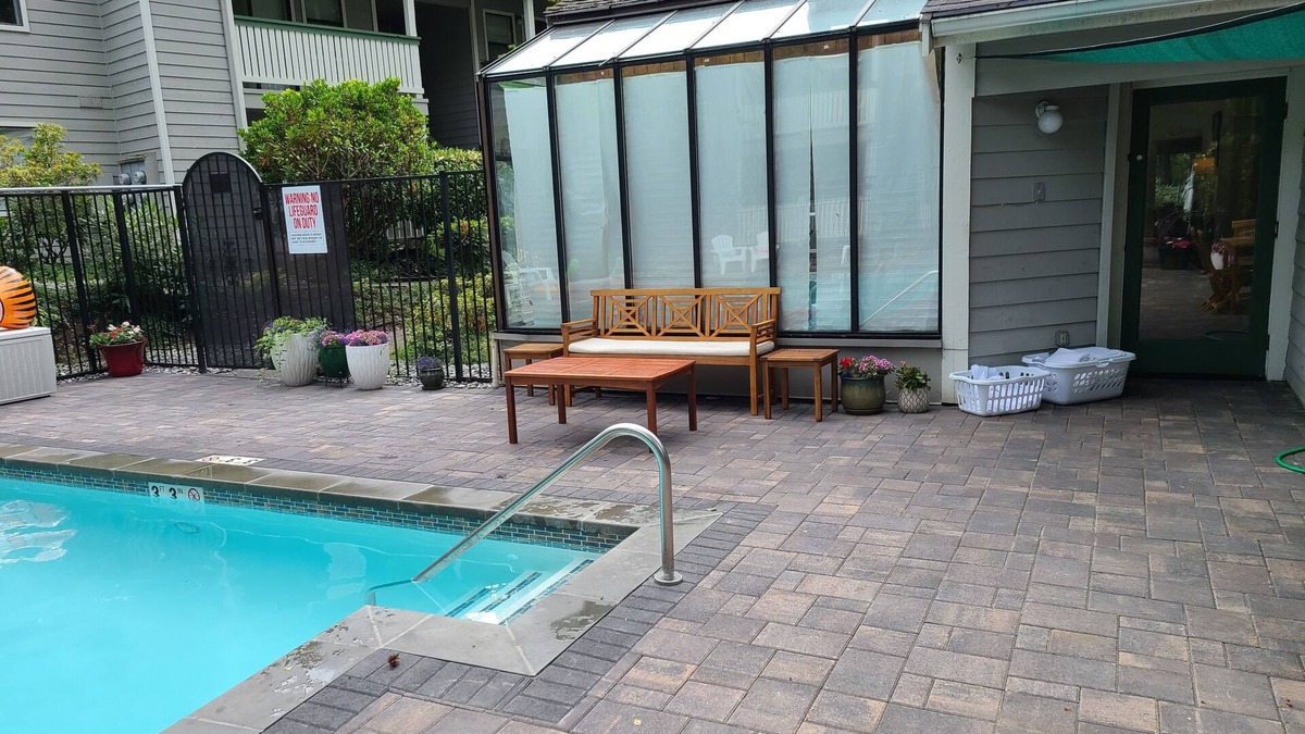 Overlake Apartment | Executive Suite 2 bd 1 bth - 1st floor