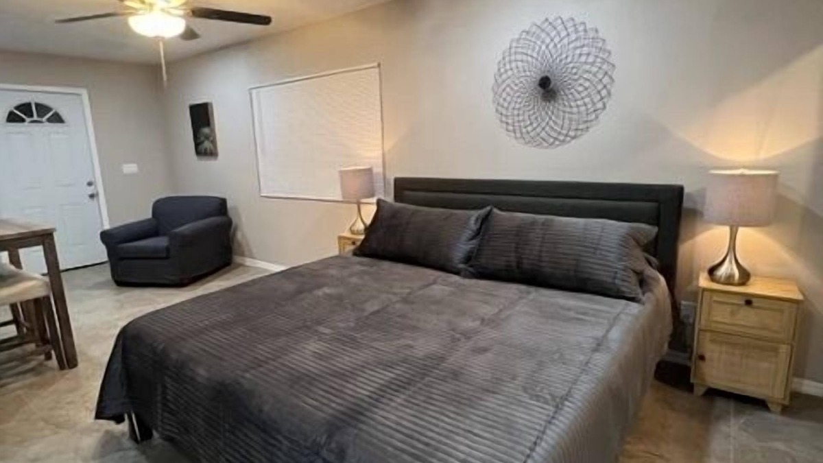 Tucson House | Executive Suite #2 with Parking