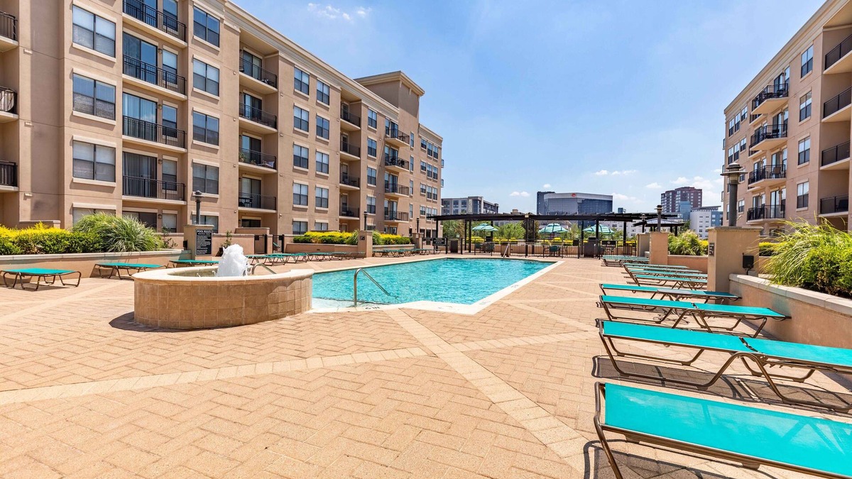 Cityplace Apartment | Executive Suite With Pool & Gym