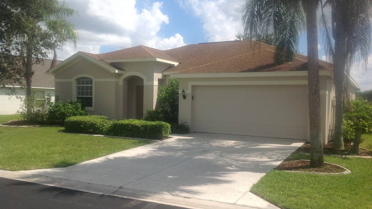 Beachwalk Isles Villa | Executive Villa With Pool And Lakeside Position Within Exclusive Gated Community