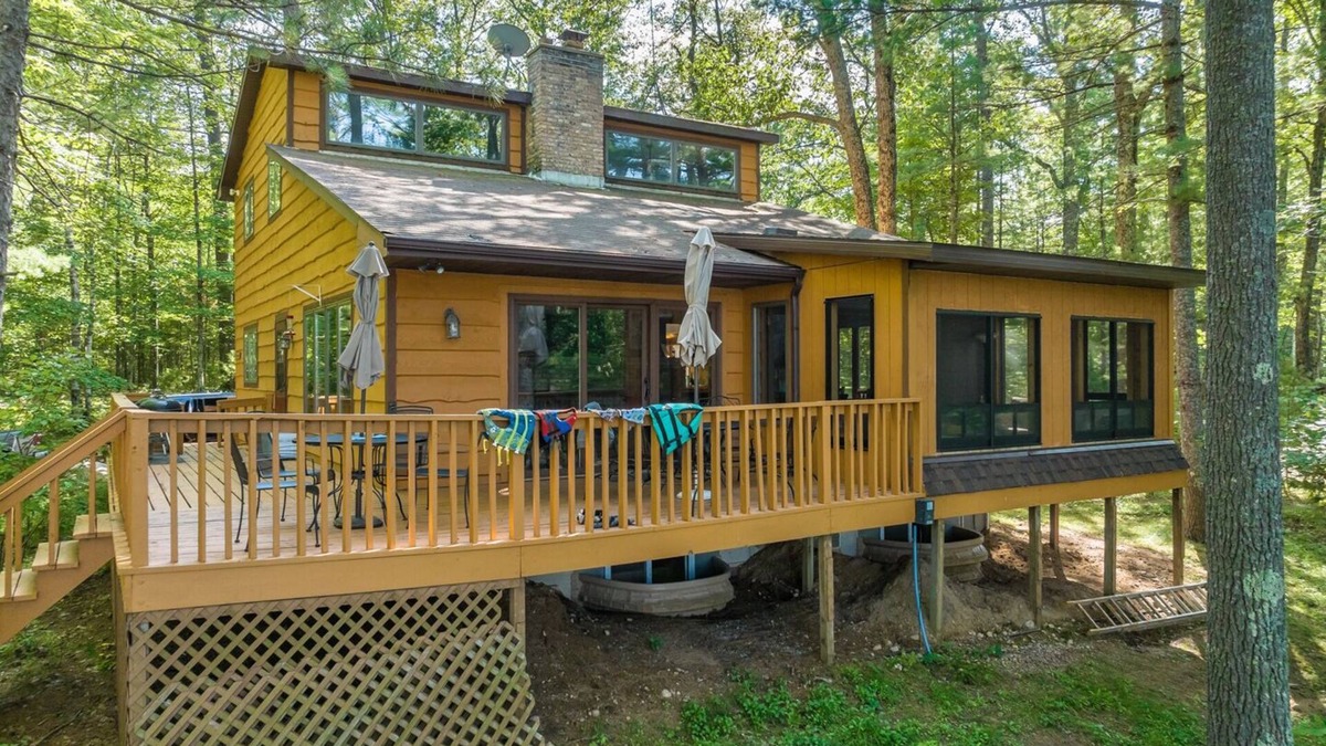 Woodruff House | Executive Year Round Home ~ Minutes From Minocqua