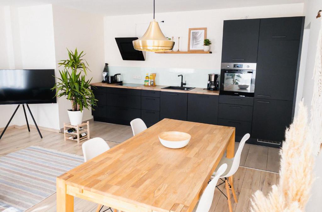 Detmold-Nord Apartment | Exklusiv 72qm FeWo im Herzen Detmolds, Terrasse und kostenloser Parkplatz