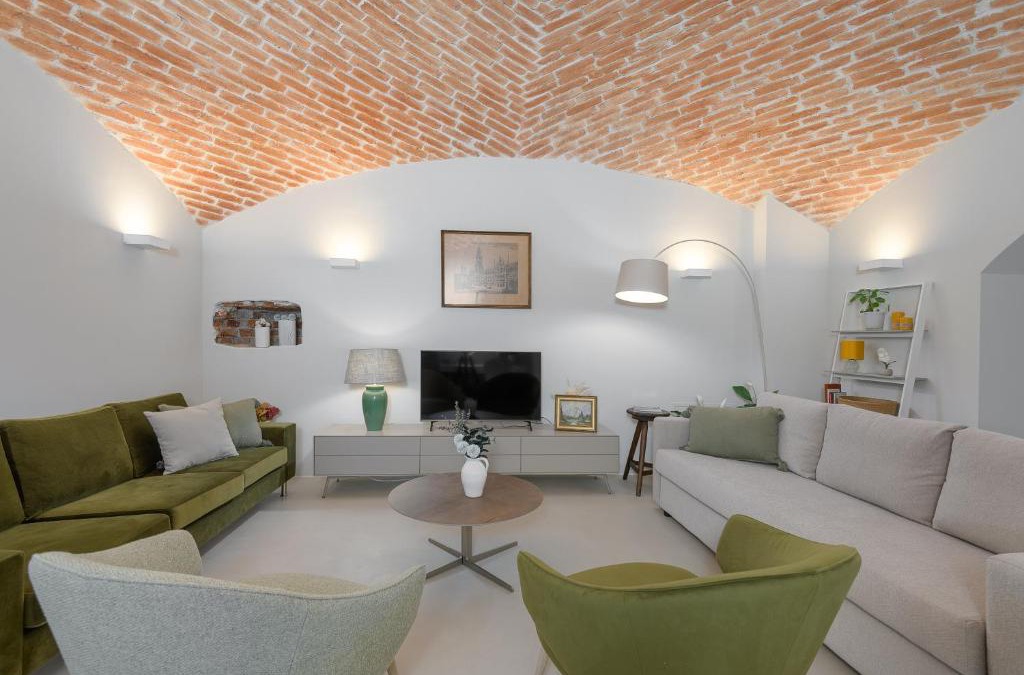 Neuschwabing Apartment | Exklusiv: Historisches Apartment mit Deckengewölbe