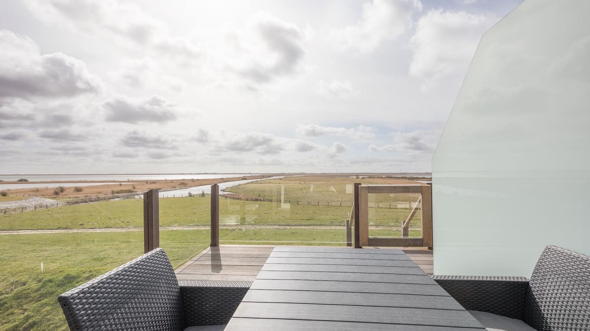 Hattstedtermarsch Apartment | Exklusive Wohnung auf dem Deich an der Nordsee
