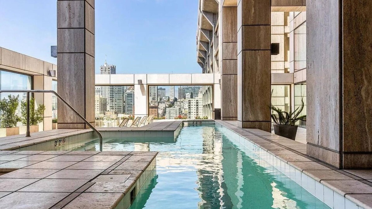 Financial District Condo | Exlusive Executive Pentrouse style 1800sf Condo with 6000sf deck