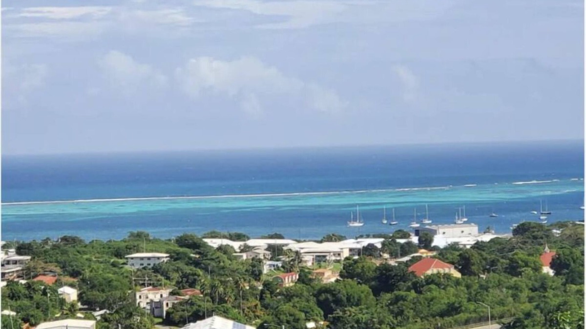Estate Hermon Hill House | Exotic 1700 sqft 2 level Townhouse with Sea, and Harbor View