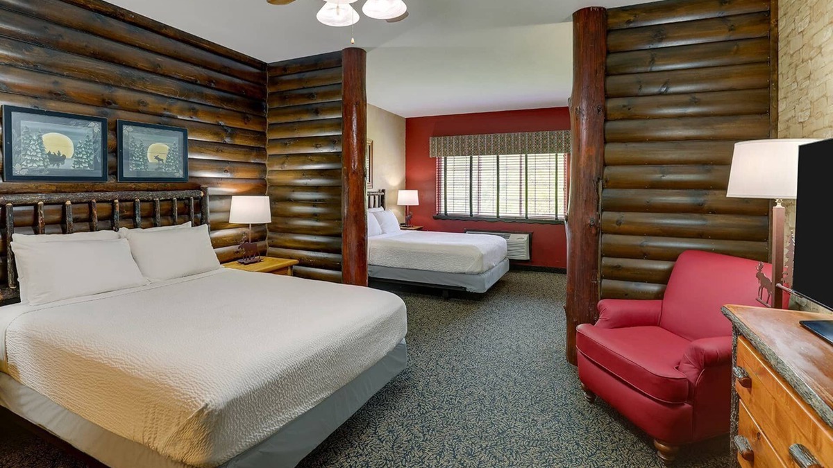 Columbia Hotel | Expanded Queen with Kitchenette & Closet! Stoney Creek Columbia