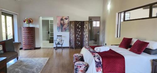 Schoemansville House | Expansive 5-bedroom house