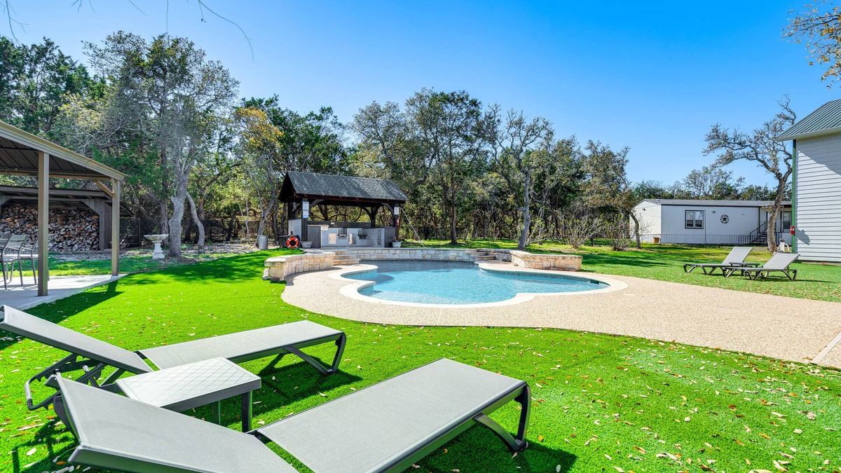 Oatmeal House | Expansive Bertram Retreat w/Pool, on 28 Acres!