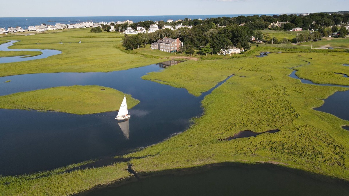 Minot Cottage | Expansive Coastal Views, 3 bed, 2 bath cottage, newly renovated