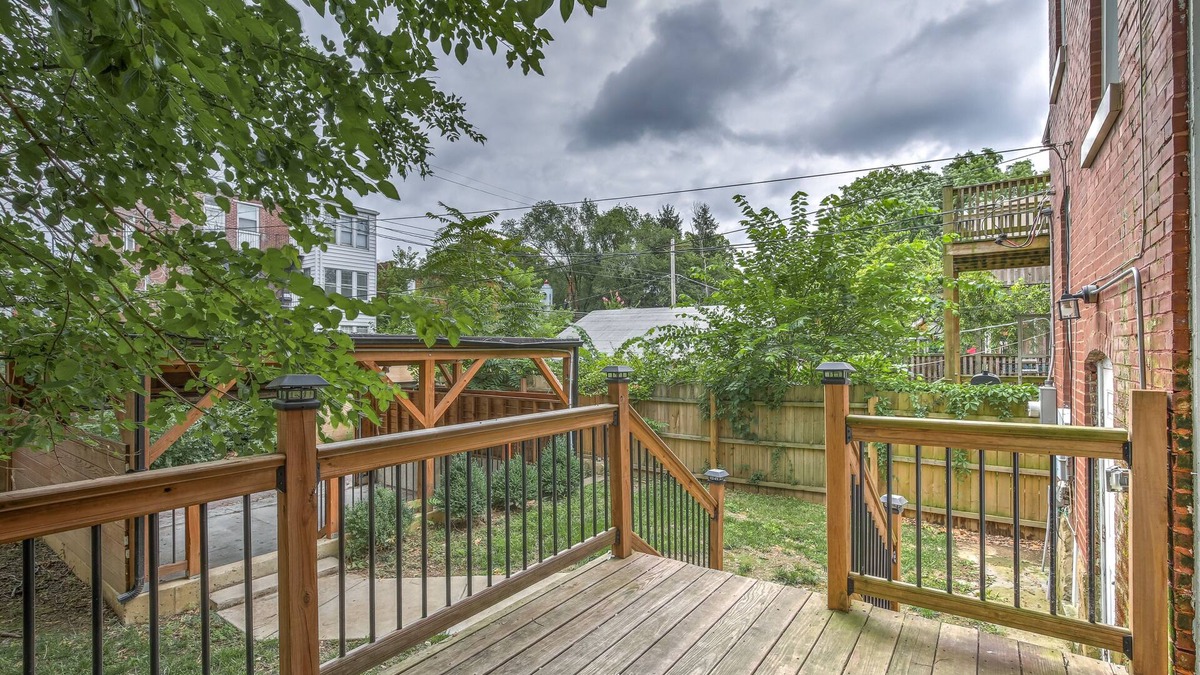 St. Louis House | Expansive Downtown Home | JZ Vacation Rentals