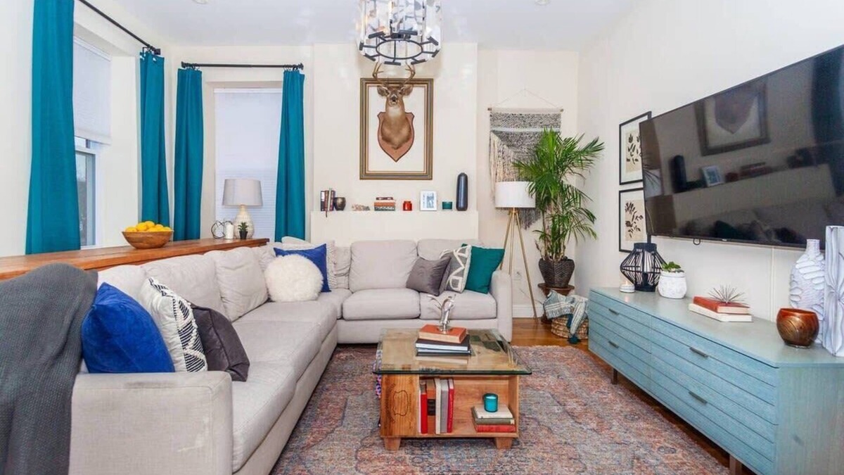 Washington Park House | Expansive Essential Triplex | near T